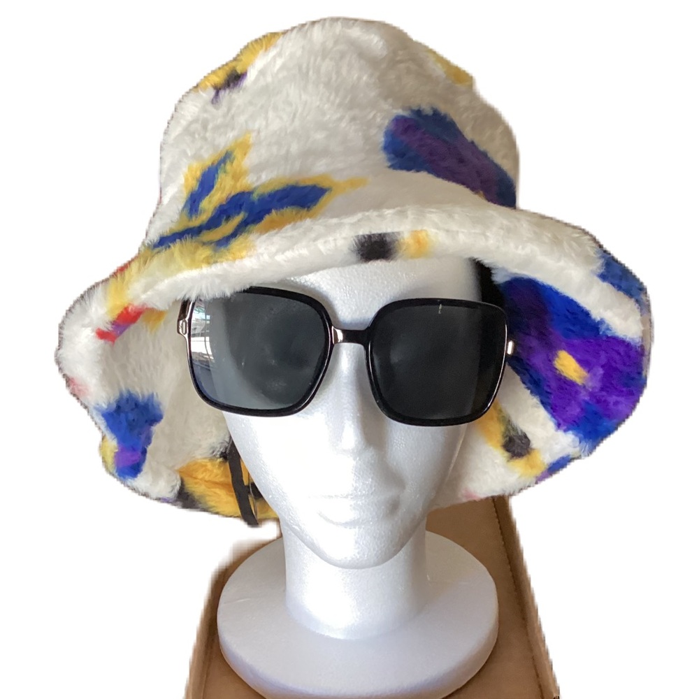 Odiva fur bucket hat. OSFM